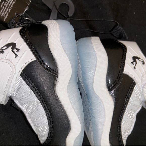 NWT Shaq Sz 5 infant sneaker - Picture 9 of 12